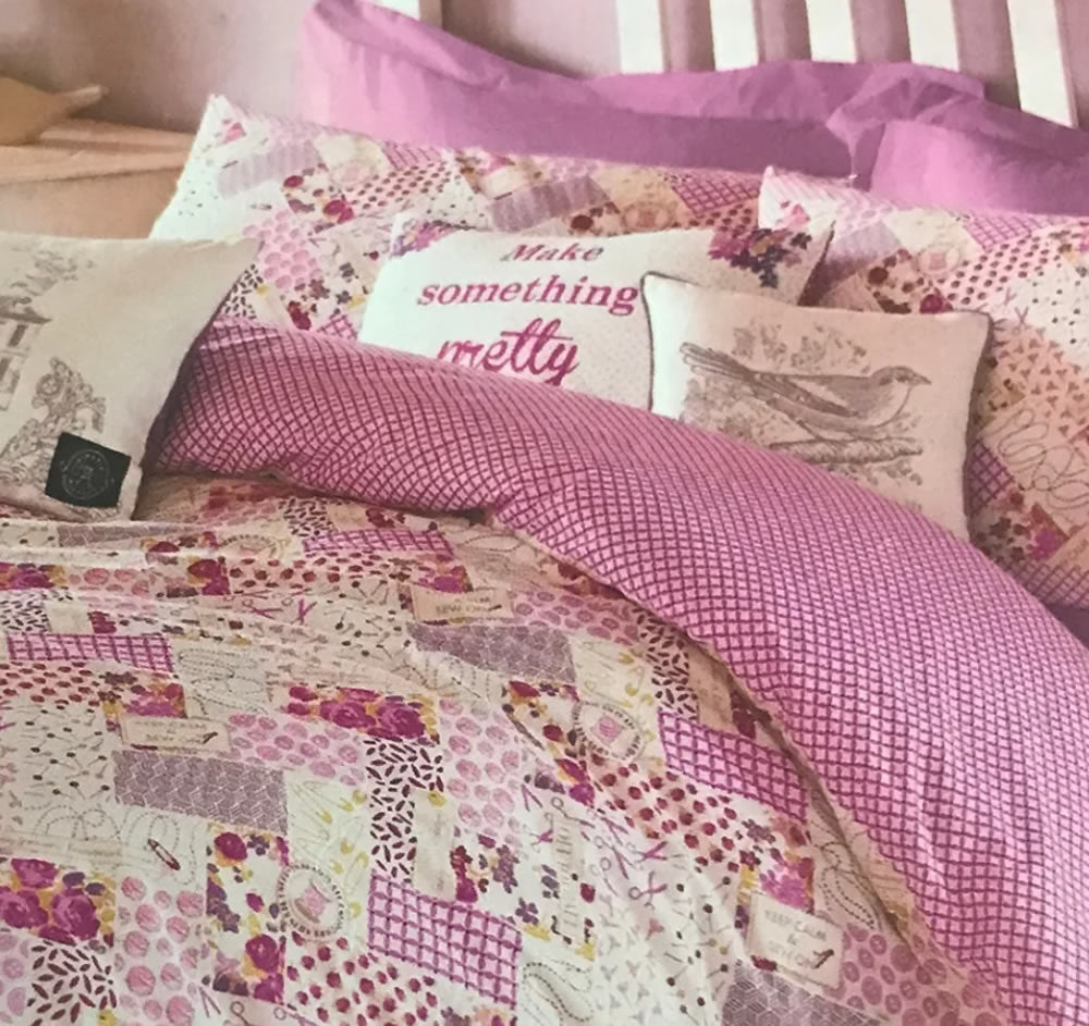 Pink patchwork duvet cover for children