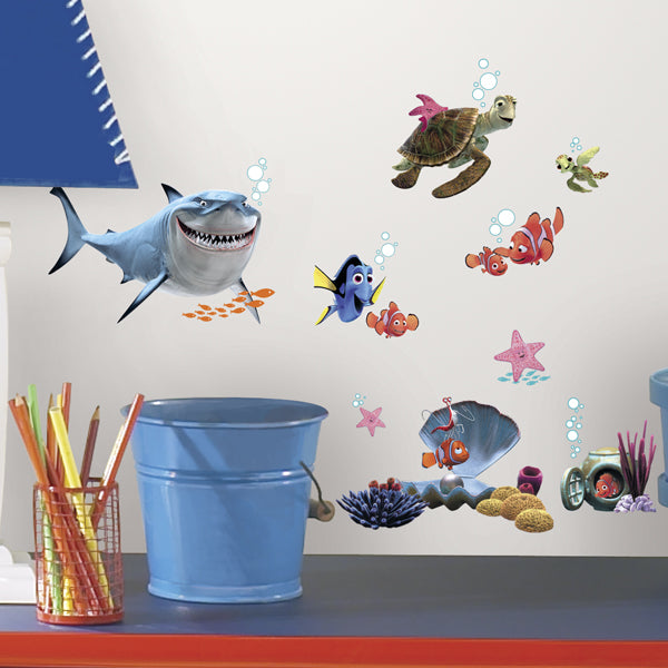 Finding Nemo wall decals in a children’s room