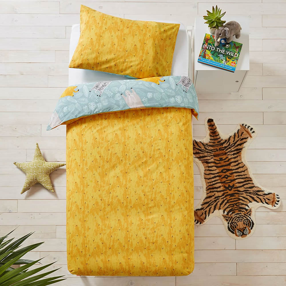 Reverse side of a wild animals children’s duvet cover